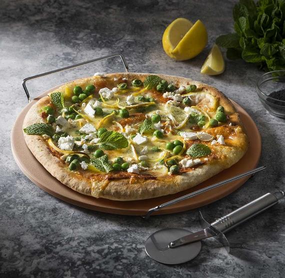 Avanti Pizza Stone Ceramic with Rack 33cm